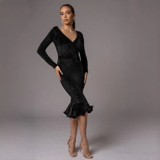 Rochie neagra din catifea cu volan Black Diamond