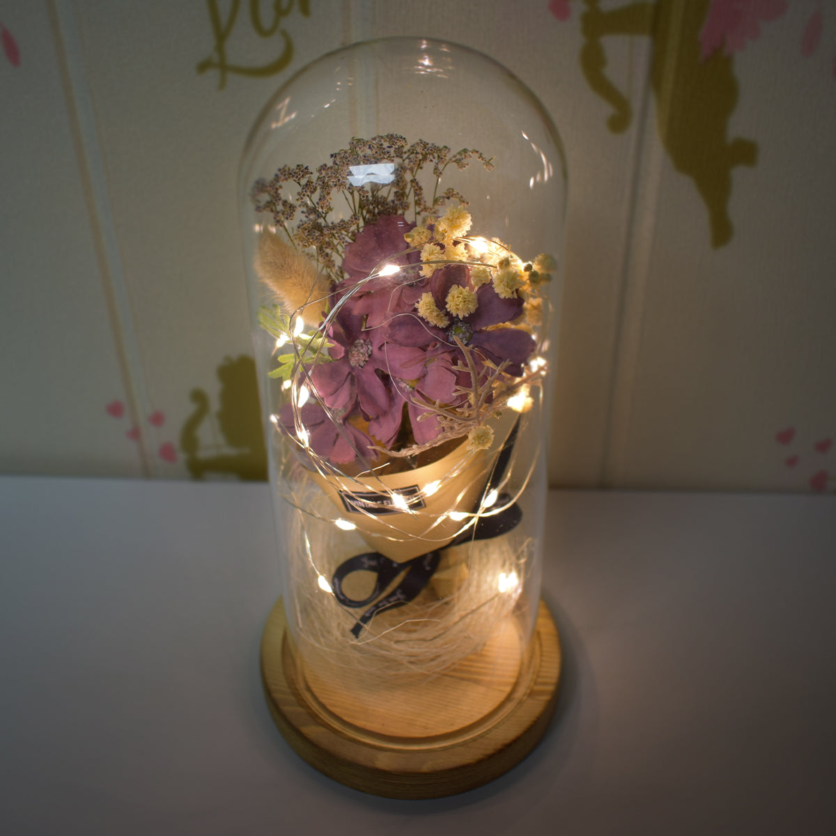 Aranjament floral in cupola de sticla, lumina Led, D4049, Viorele Mov