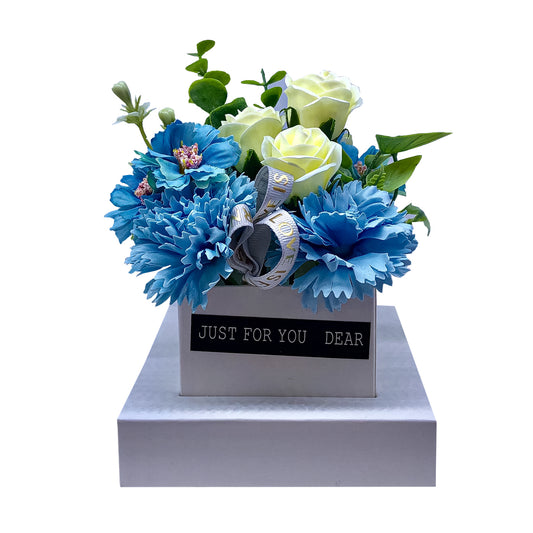 Aranjament floral elegant, flori de sapun, D4069, Blue