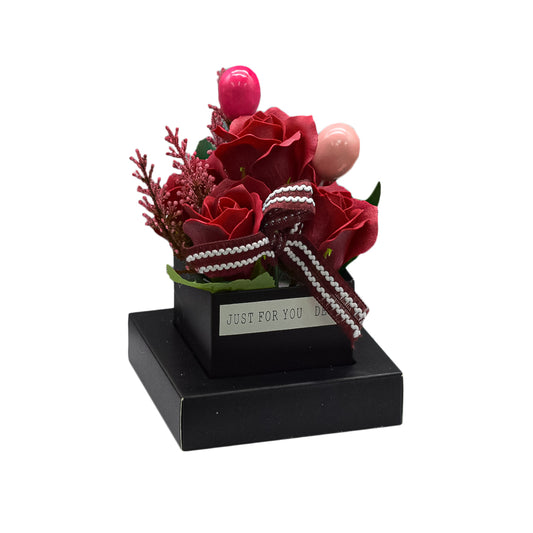 Aranjament floral elegant, flori de sapun, D4077, Rosu