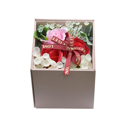 Aranjament floral elegant, flori de sapun, D4080, Rosu