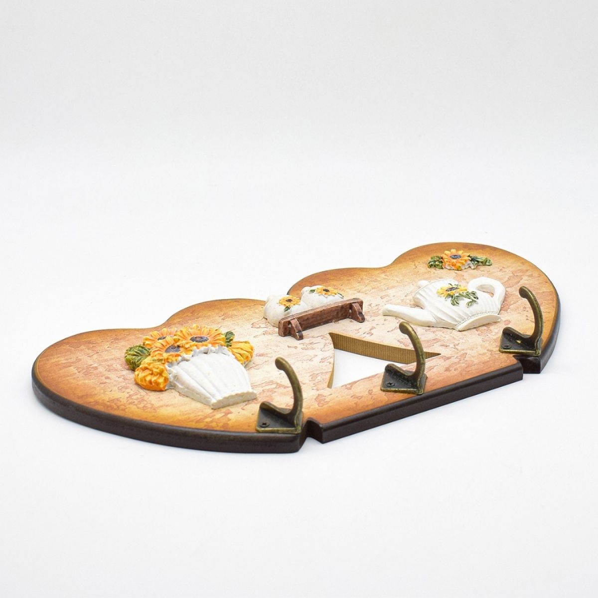 Cuier decorativ cu 3 carlige, Naimeed D55-2, 32x16x1 cm, Maro