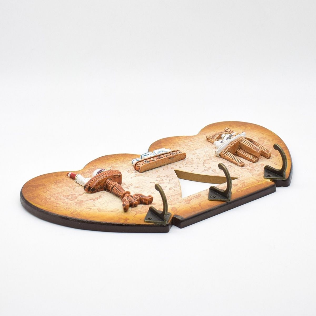 Cuier decorativ cu 3 carlige, Naimeed D55-5, 32x16.5x1 cm, Maro