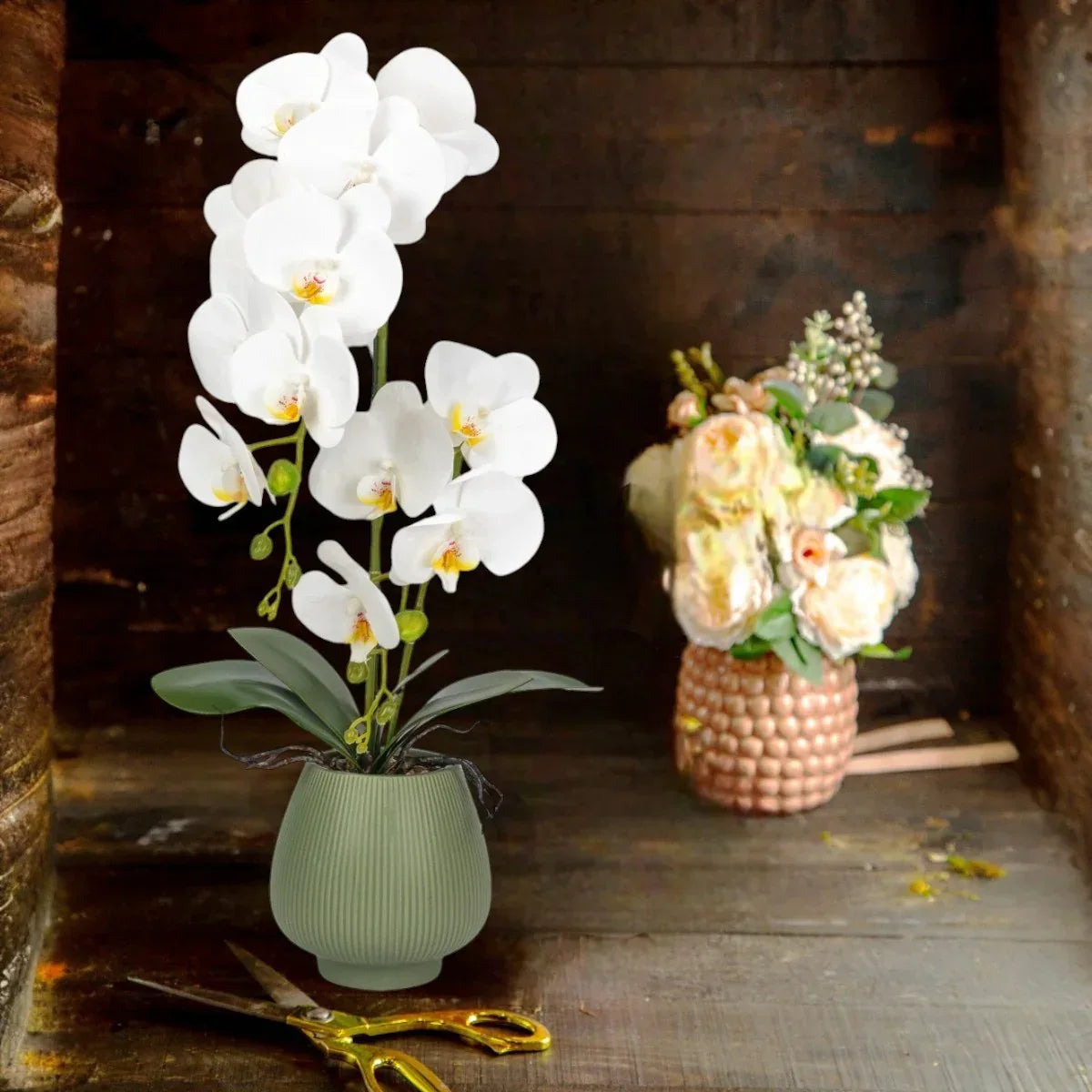 Orhidee cu aspect natural in ghiveci ceramic, 80 cm, Naimeed D6903, Alb/Verde - 221.ro