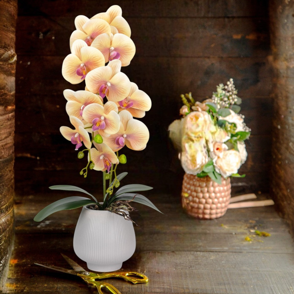 Orhidee cu aspect natural in ghiveci ceramic, 80 cm, Naimeed D6905, Portocaliu pal/Alb