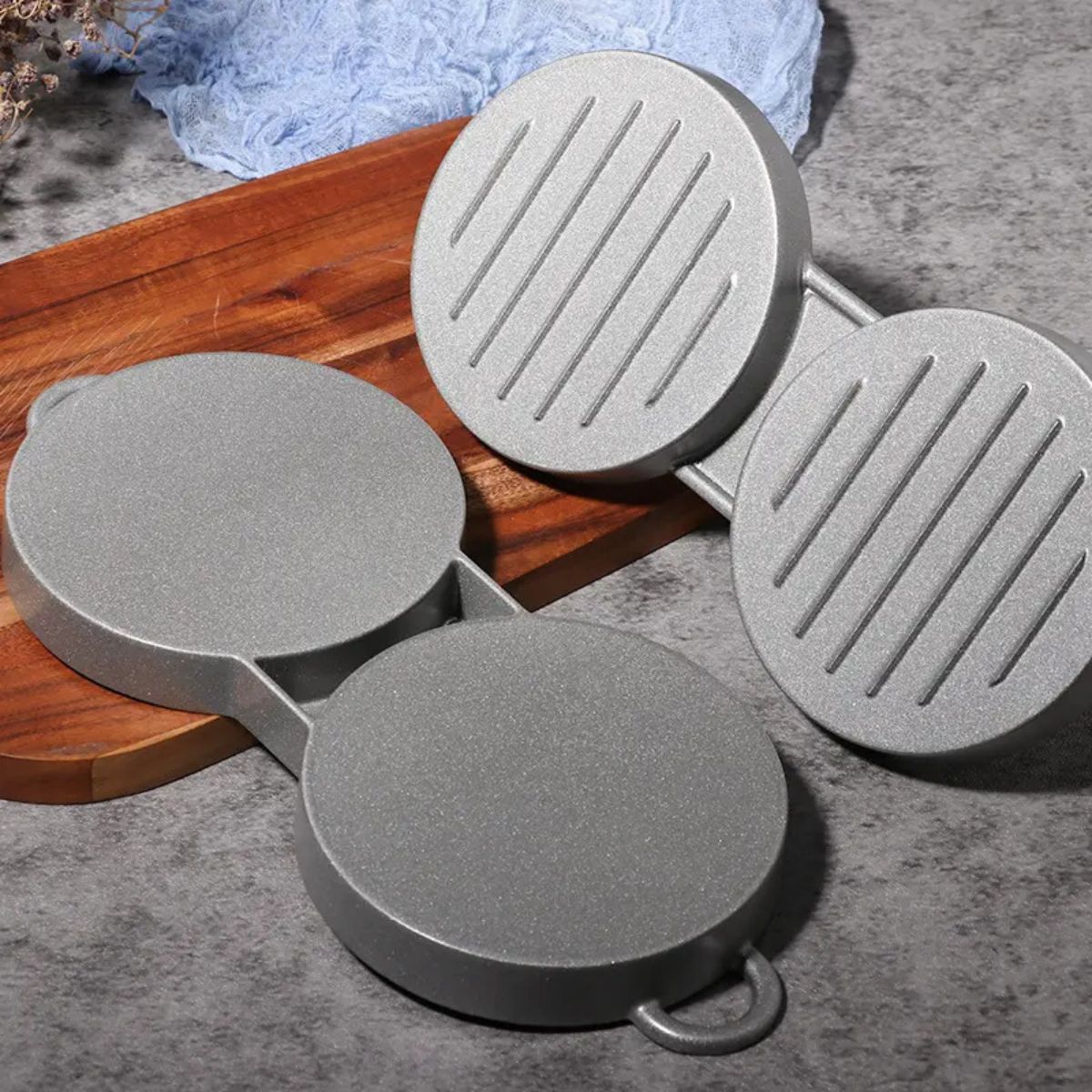 Presa dubla pentru burgeri din aluminiu cu maner din lemni,28.5x12x8.5cm, Naimeed D6998, Gri