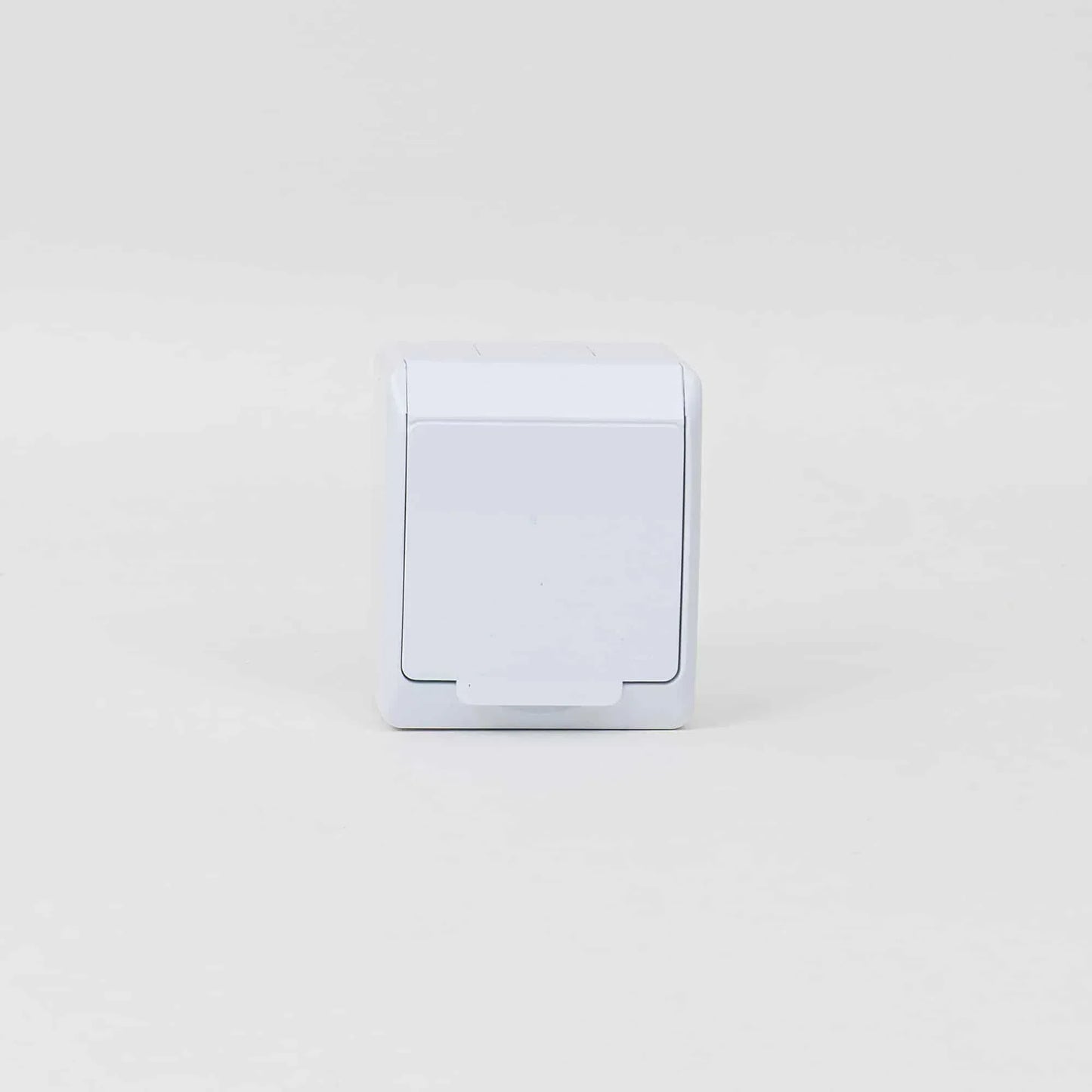 Priza simpla alba cu capac HERMES, 16A/250, IP44 / ELPL-0324-02 - 221.ro