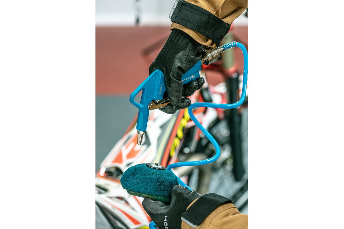 Pistol suflat, cu duza scurta si lunga, 1/4", presiune 6bar HOGERT / HT4R750