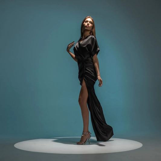 Rochie lunga din satin cu drapaje si bust tip kimono Black Moon
