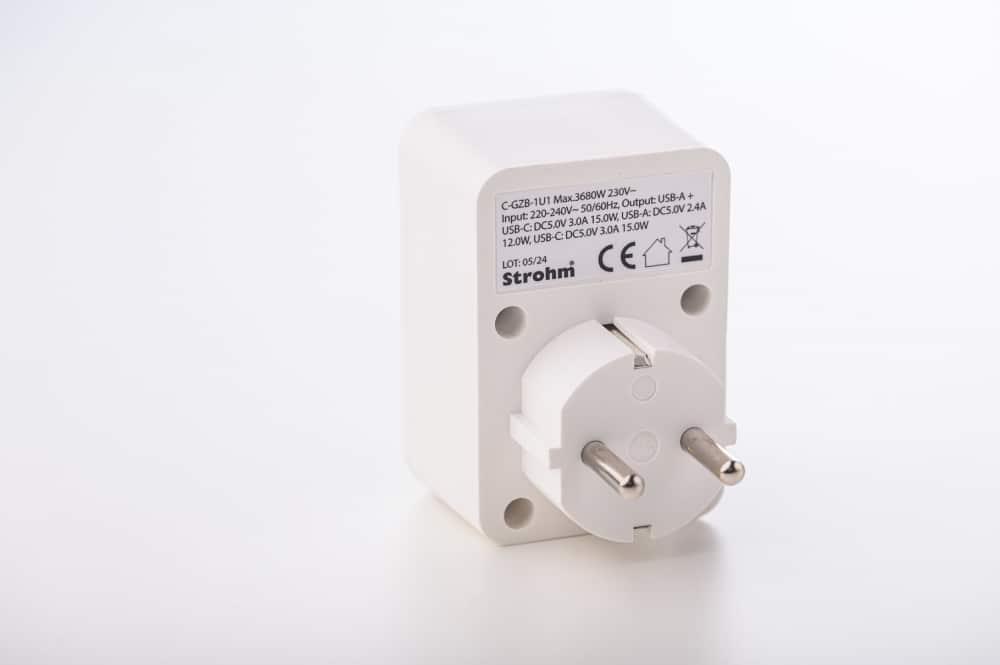 Adaptor simplu 1xSchucko, USB 2xtipA+2xtipC, 16A, 250W, alb Strohm / SM-A-CGZB1U1 - 221.ro