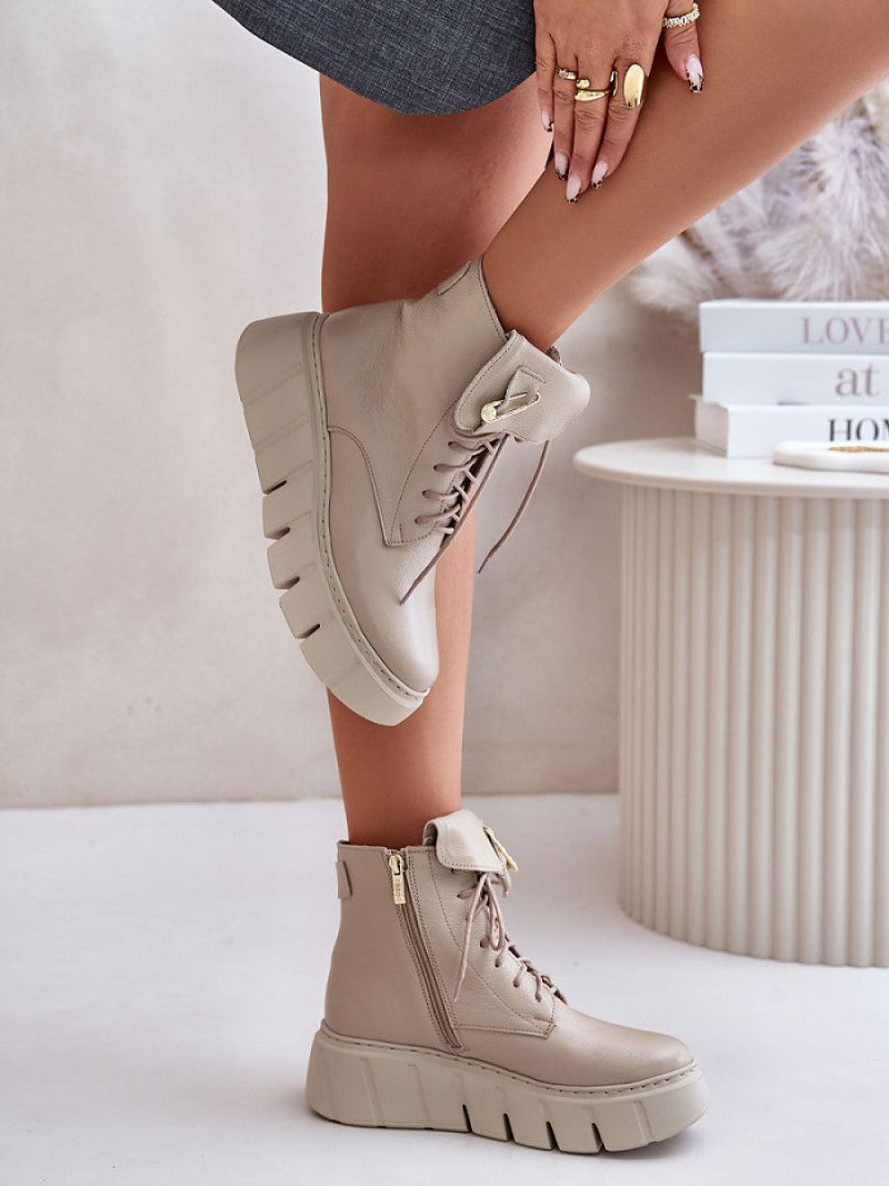 Botine cu talpă tip pană Step in style, Model 201184, Bej - material piele naturala Căptușeală pătură de pantofi Footbed pătură de pantofi Înălţimea carâmbului 13 cm Înălţimea platformei 5 cm