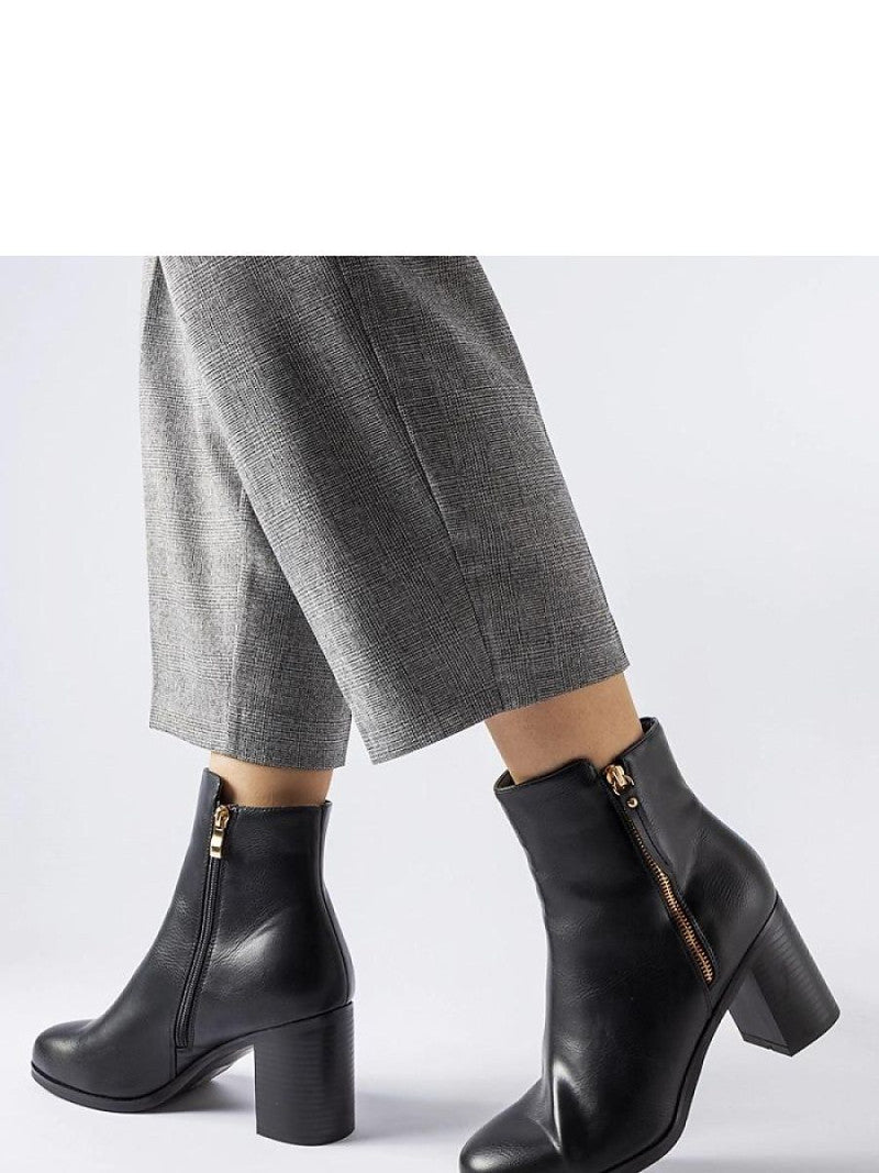 Botine cu toc Solea, Model 205097, Negru - material Zam din piele ecologică Înălţimea tocului 8 cm