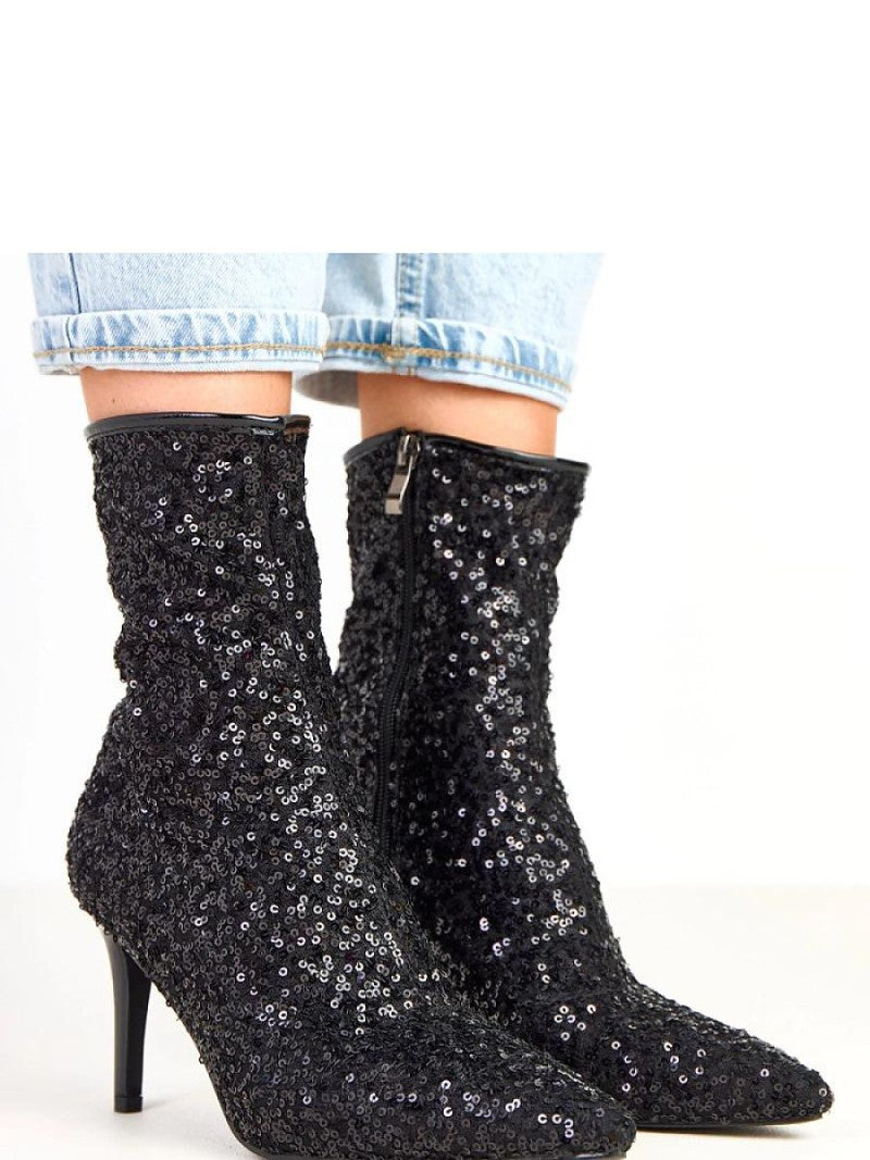 Botine cu toc Solea, Model 217901, Negru - material pânză Footbed pânză Înălţimea carâmbului 18 cm Înălţimea tocului 8.5 cm