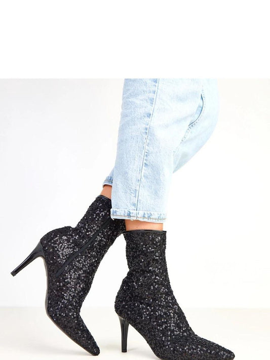 Botine cu toc Solea, Model 217901, Negru - material pânză Footbed pânză Înălţimea carâmbului 18 cm Înălţimea tocului 8.5 cm