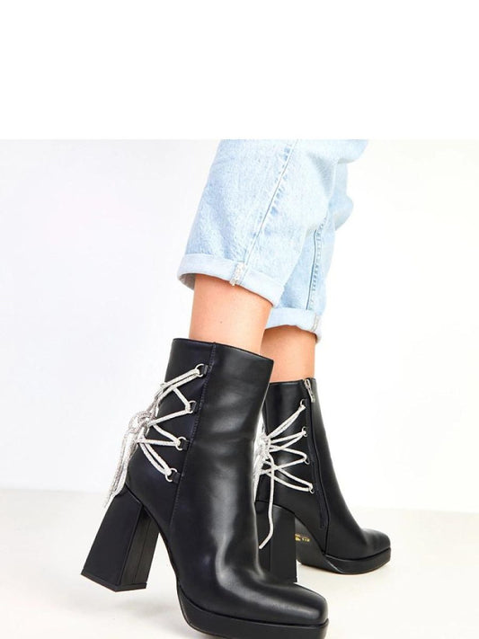 Botine cu toc Solea, Model 217912, Negru - material imitație de piele Footbed pânză Înălţimea carâmbului 15.5 cm Înălţimea tocului 10 cm Înălţimea platformei 2 cm