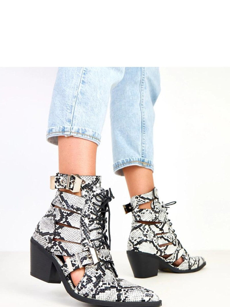 Botine cu toc Solea, Model 217931, Negru - material imitație de piele Footbed pânză Înălţimea carâmbului 14 cm Înălţimea tocului 7.5 cm