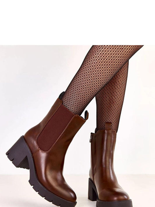 Botine cu toc Solea, Model 219640, Maro - material imitație de piele Footbed pânză Înălţimea carâmbului 16 cm Înălţimea tocului 7.5 cm