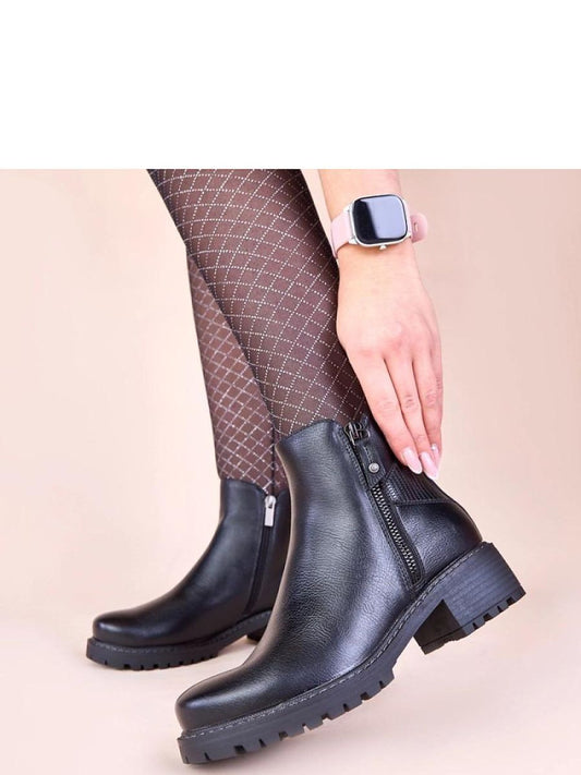 Botine cu toc Solea, Model 221011, Negru - material imitație de piele Footbed pânză Înălţimea carâmbului 12 cm Înălţimea tocului 4.5 cm