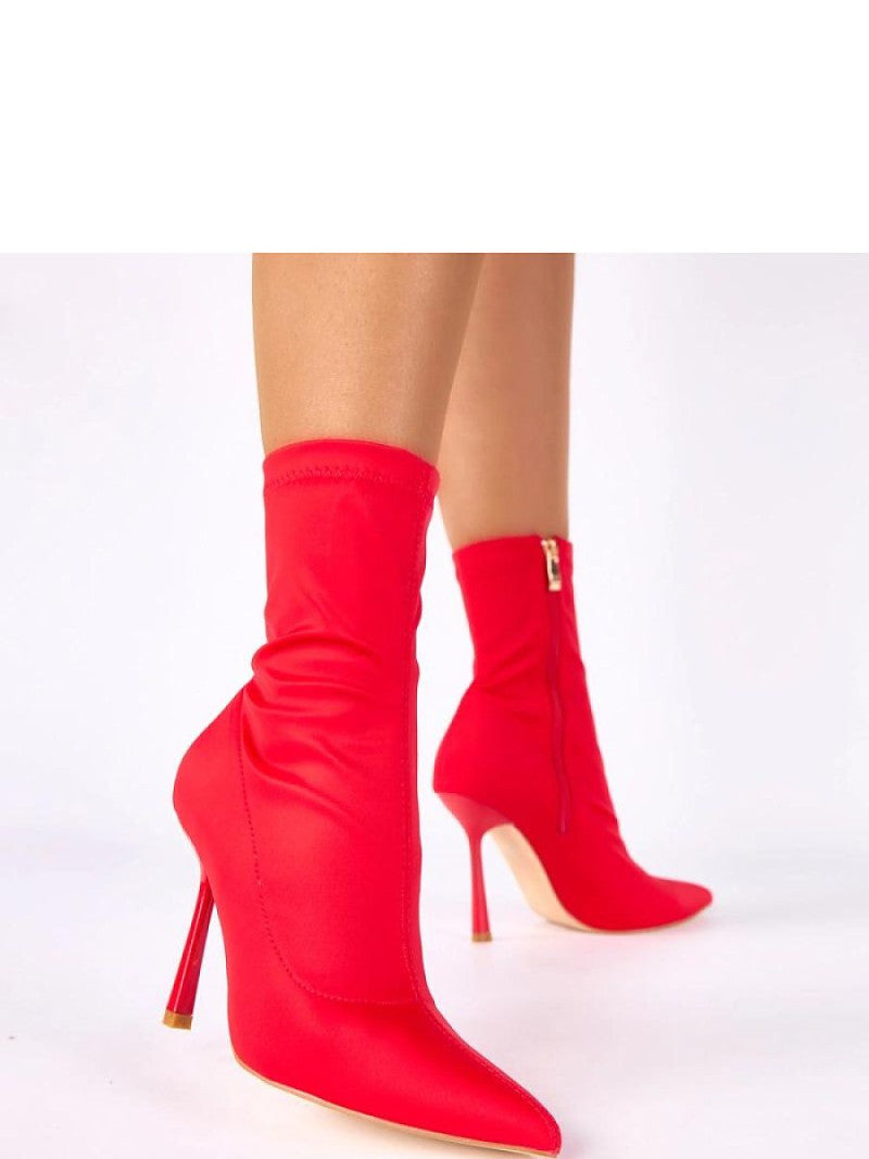 Botine cu toc Solea, Model 222901, Roşu - material Satin Footbed pânză Înălţimea carâmbului 16.5 cm Înălţimea tocului 10.5 cm