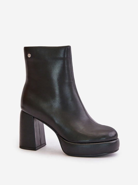 Botine cu toc Step in style, Model 201535, Negru - material piele naturala Căptușeală pătură de pantofi Footbed pătură de pantofi Înălţimea carâmbului 13.5 cm Înălţimea tocului 9.5 cm Înălţimea platformei 3 cm