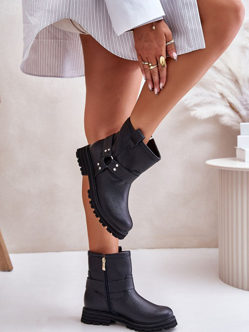 Botine cu toc Step in style, Model 201544, Negru - material piele naturala Footbed piele naturala Înălţimea carâmbului 15.5 cm Înălţimea tocului 7 cm