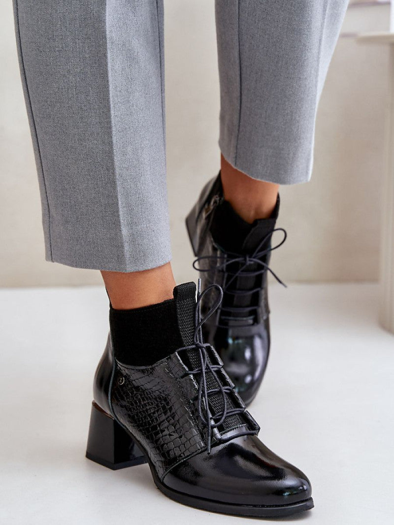 Botine cu toc Step in style, Model 202811, Negru - material piele naturala Căptușeală simțit Footbed simțit Înălţimea carâmbului 12.5 cm Înălţimea tocului 5.5 cm