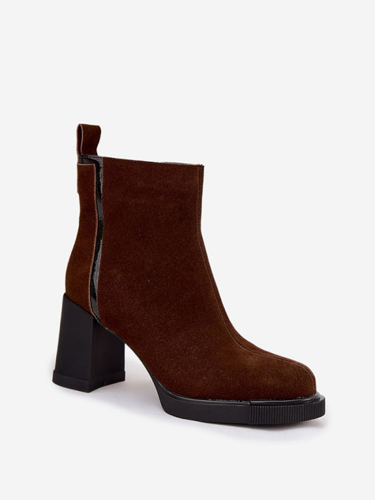 Botine cu toc Step in style, Model 217493, Maro - material piele naturală de căprioară Căptușeală pătură de pantofi Footbed pătură de pantofi Înălţimea carâmbului 12 cm Înălţimea tocului 8.5 cm