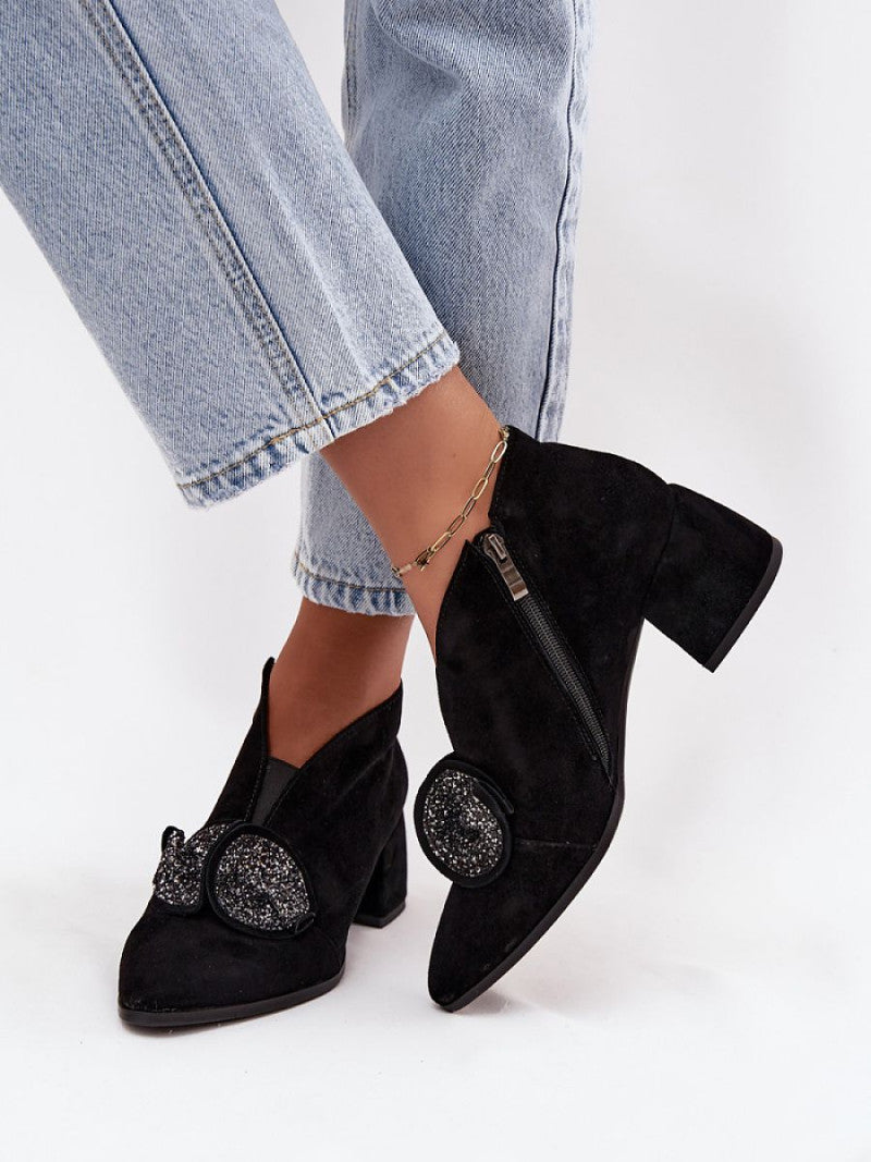 Botine cu toc Step in style, Model 219245, Negru - material piele naturală de căprioară Footbed piele naturala Înălţimea carâmbului 8 cm Înălţimea tocului 6 cm