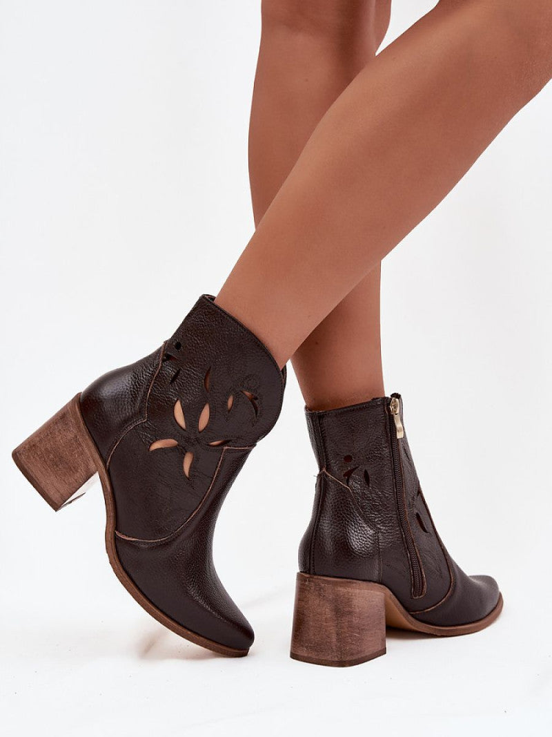 Botine cu toc Step in style, Model 222963, Maro - material piele naturala Footbed piele naturala Înălţimea carâmbului 14 cm Înălţimea tocului 7 cm