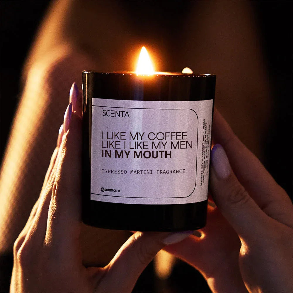 Lumânare parfumată I like my coffee like I like my men in my mouth