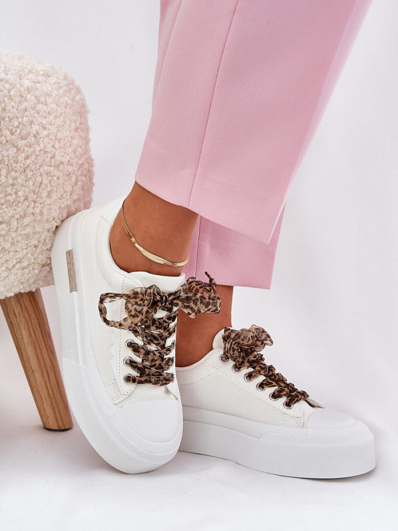 Tenişi Step in style, Model 209817, Alb - material pânză Footbed tkanina plus pian Înălţimea carâmbului 6.5 cm Înălţimea platformei 4.5 cm