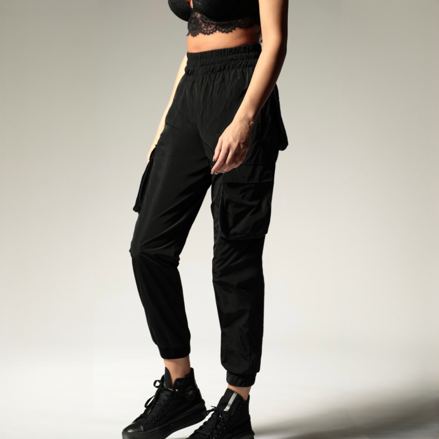 Pantaloni dama negri cu buzunare aplicate Cargo