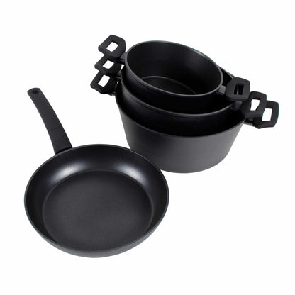 Set 7 piese din aluminiu cu strat neaderent compus din 3 oale cu manere +1 tigaie+ 3 capace sticla termorezistenta, inductie / ZLN 3277