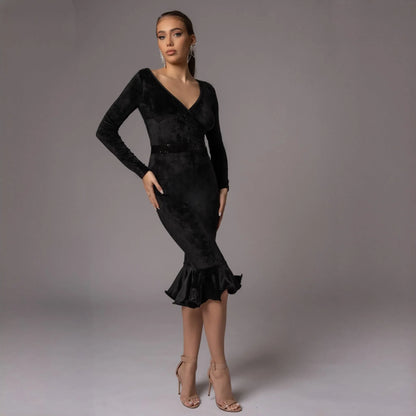 Rochie neagra din catifea cu volan Black Diamond