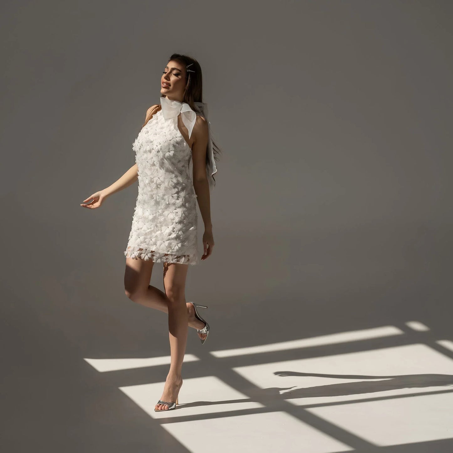 Rochie mini alba cu aplicatii din flori 3D Yes You Are