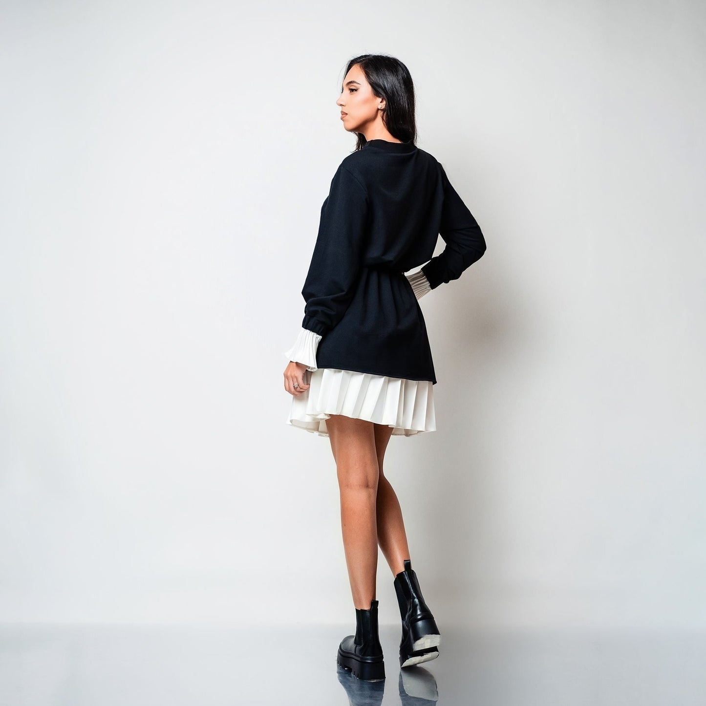 Rochie hanorac cu insertii din tafta de matase plisata Alb/Negru Retro Please