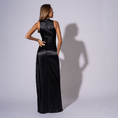 Rochie neagra lunga din satin cu inele metalice V.I.P.