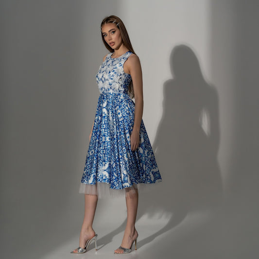 Rochie din matase printata cu bust decorat cu flori albe 3D Amina