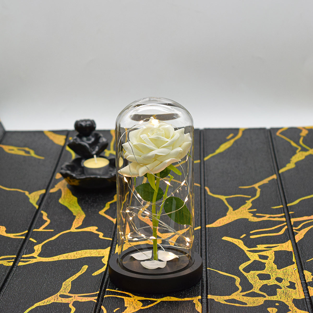 Aranjament floral in cupola de sticla, lumina Led, D4007, Alb