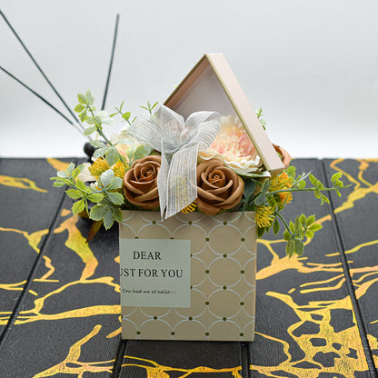 Aranjament floral elegant, flori de sapun, D4078, Crem