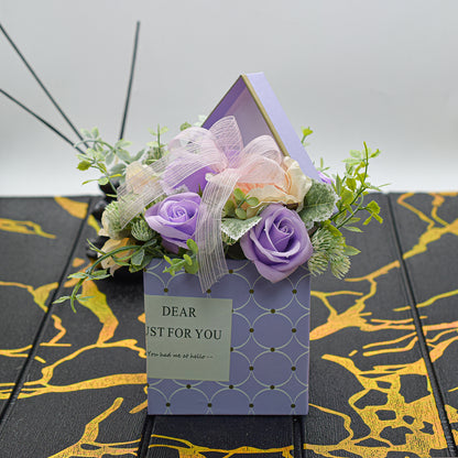 Aranjament floral elegant, flori de sapun, D4078, Mov