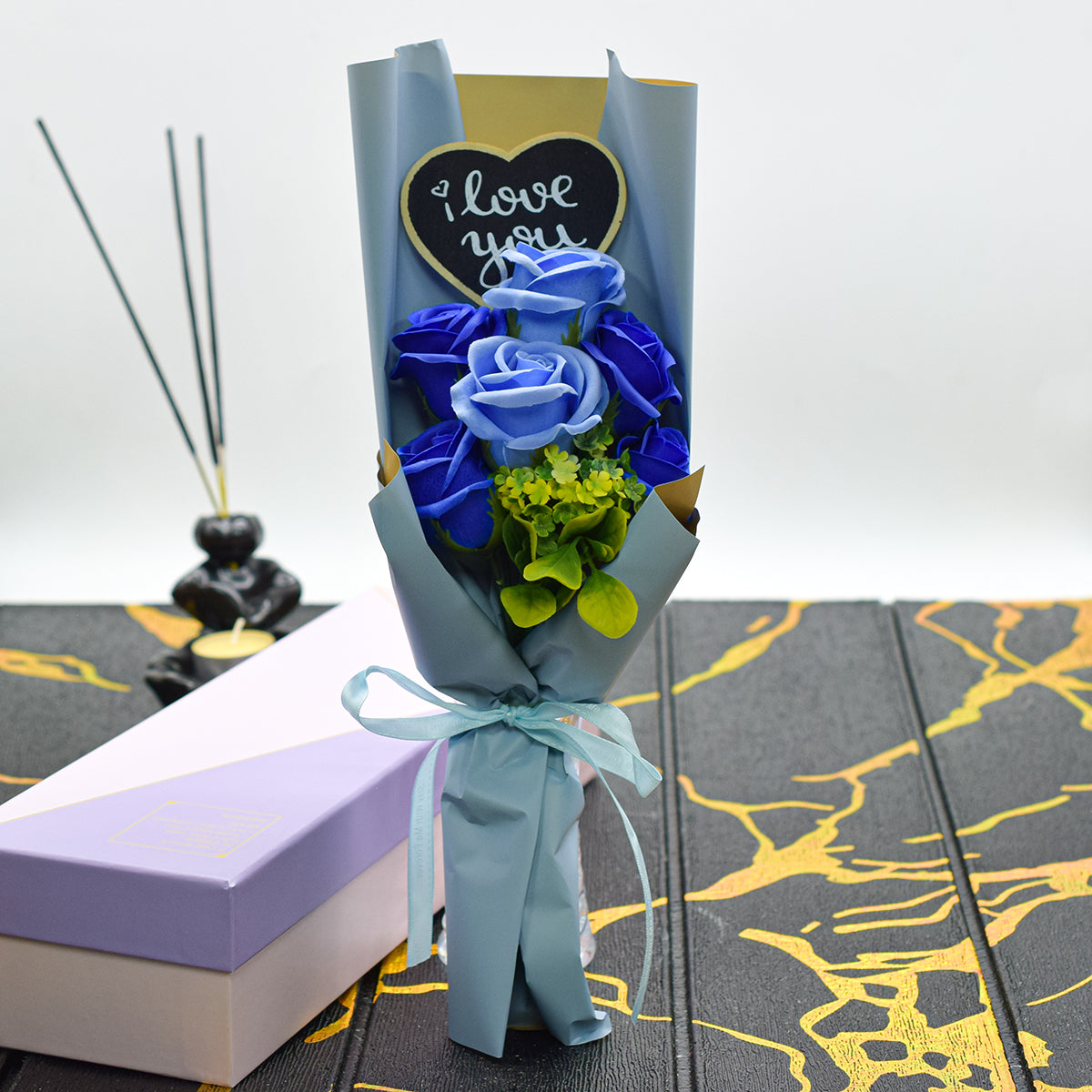 Aranjament floral elegant, flori de sapun, D4090, Blue