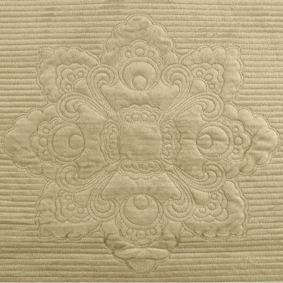 Cuvertura Canapea, Naimeed D4892L, 70x240cm, poliester, pufoasa, matlasata, Crem