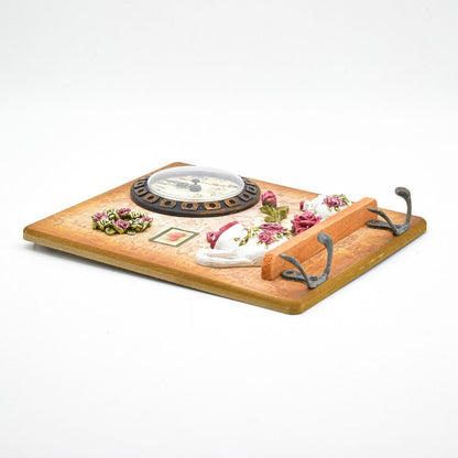 Cuier decorativ cu 2 carlige duble, Naimeed D58-2, 18.5x22x0.8 cm, Maro