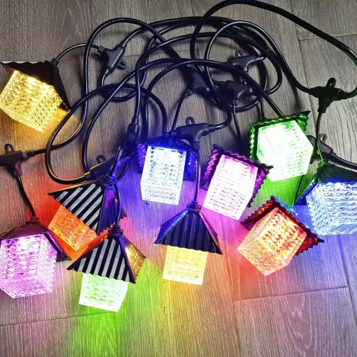 Ghirlanda luminoasa, decorativa, interconectabila, Naimeed D6076, 5m, 10 Becuri LED, Multicolor