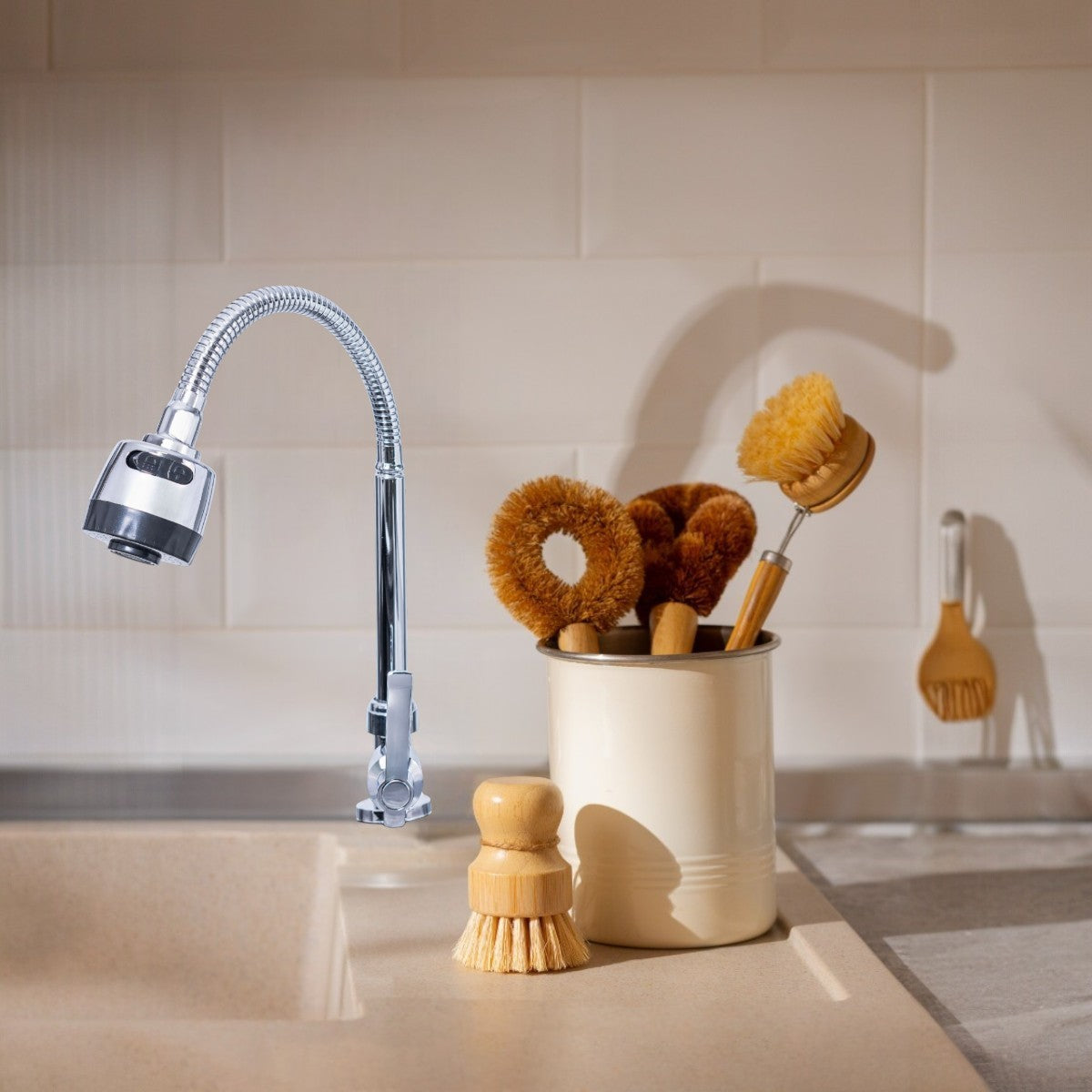 Baterie chiuveta pentru o singura alimentare cu apa, (cald sau rece), rotire 360°, cu doua moduri de jet ajustabil, Naimeed D6183, Argintiu