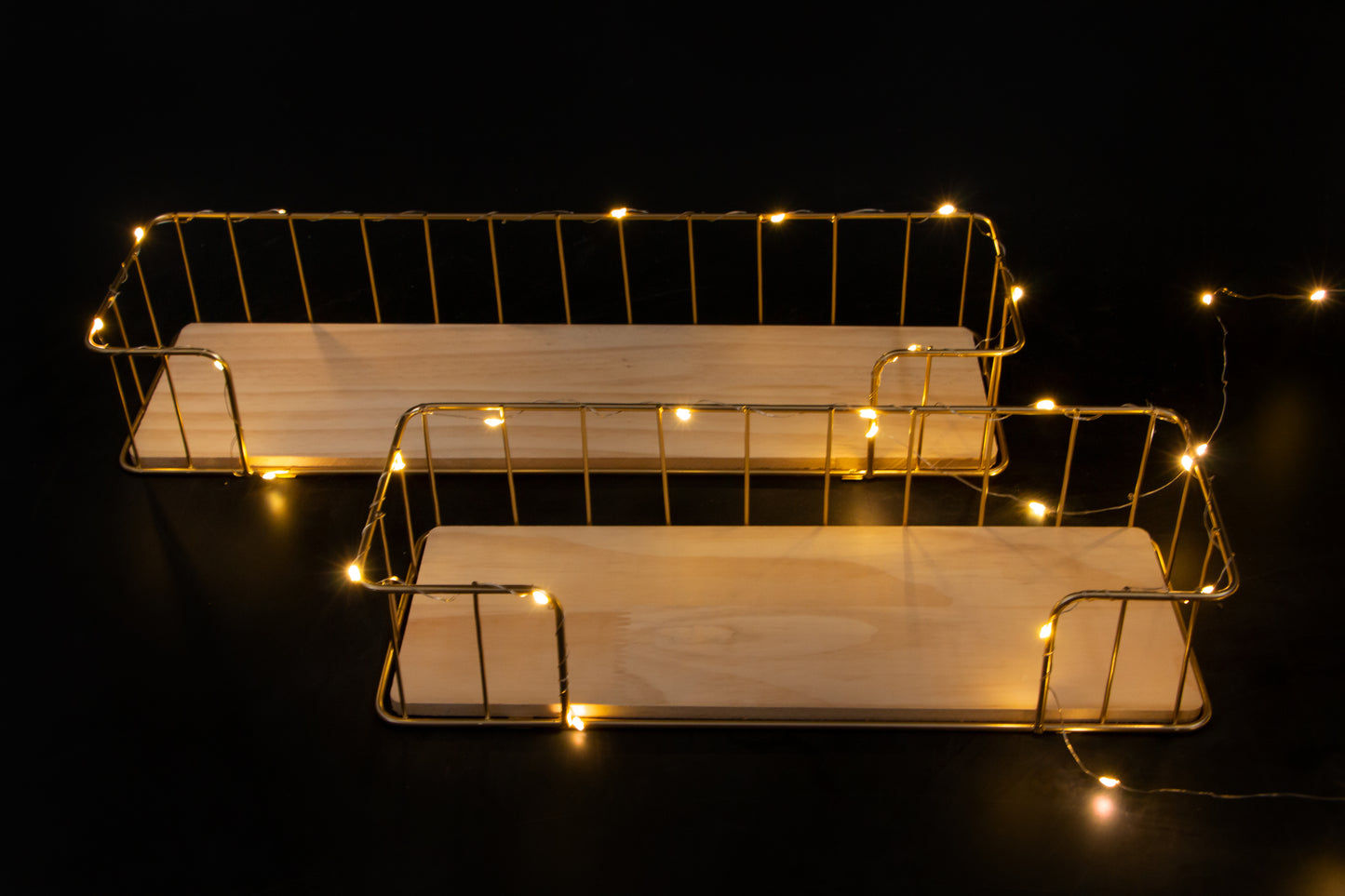 Set 2 etajere suspendate, aurii cu luminite Led, 44.5*13*7.5 cm, D62