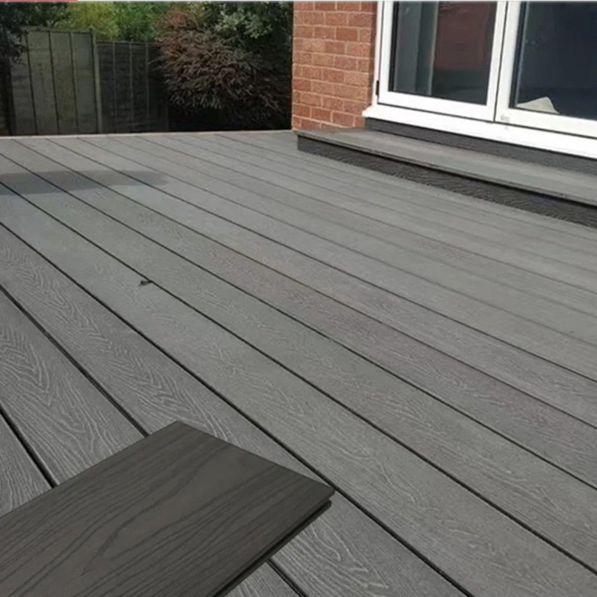 Pardoseala decking terasa din compozit WPC, Naimeed D7522, rezistenta sporita, 280x14x2.5cm, Maro roscat