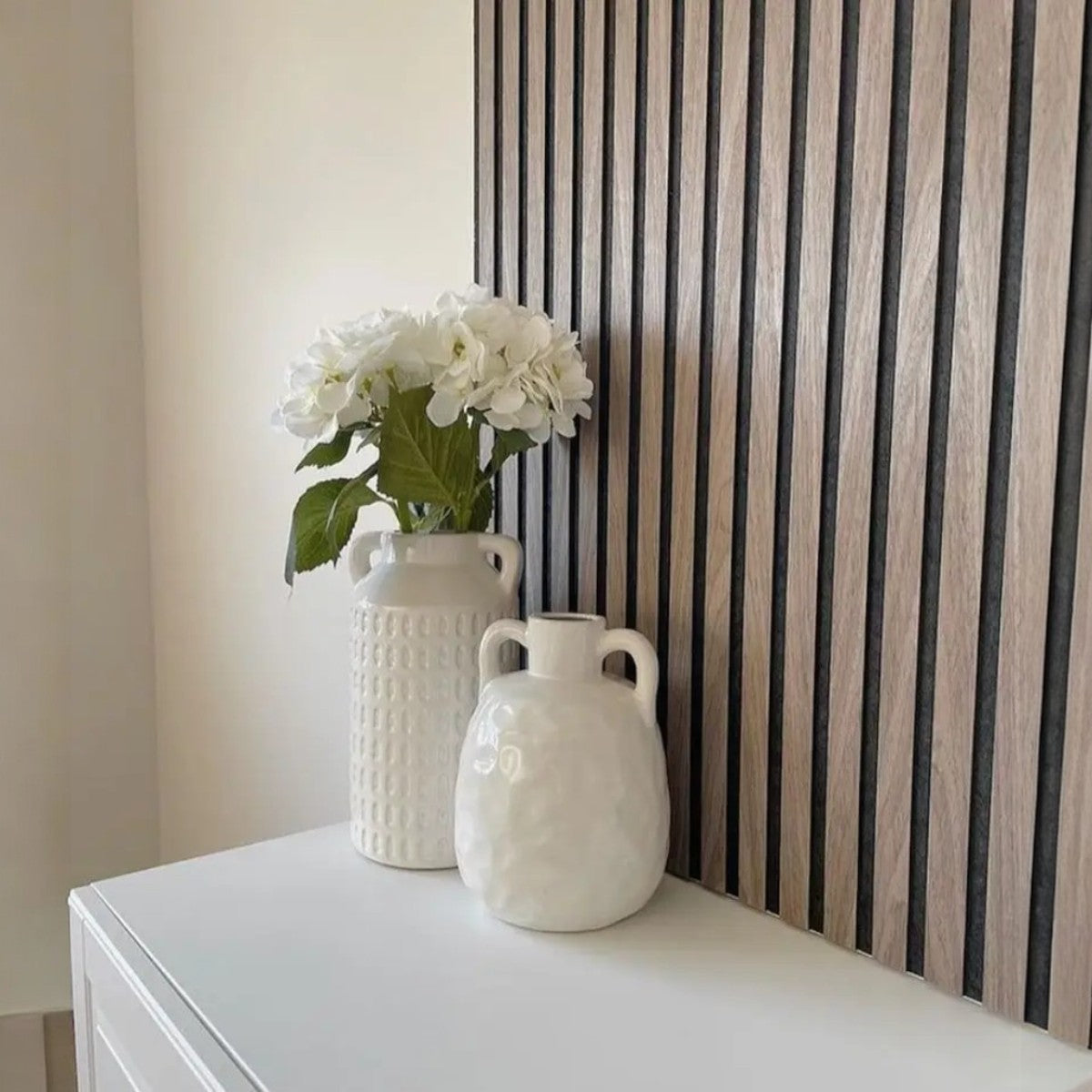 Set 4 Panouri riflaje acustice decorative, MDF si pasla, Naimeed D6782, 240x60x2.1cm, Stejar