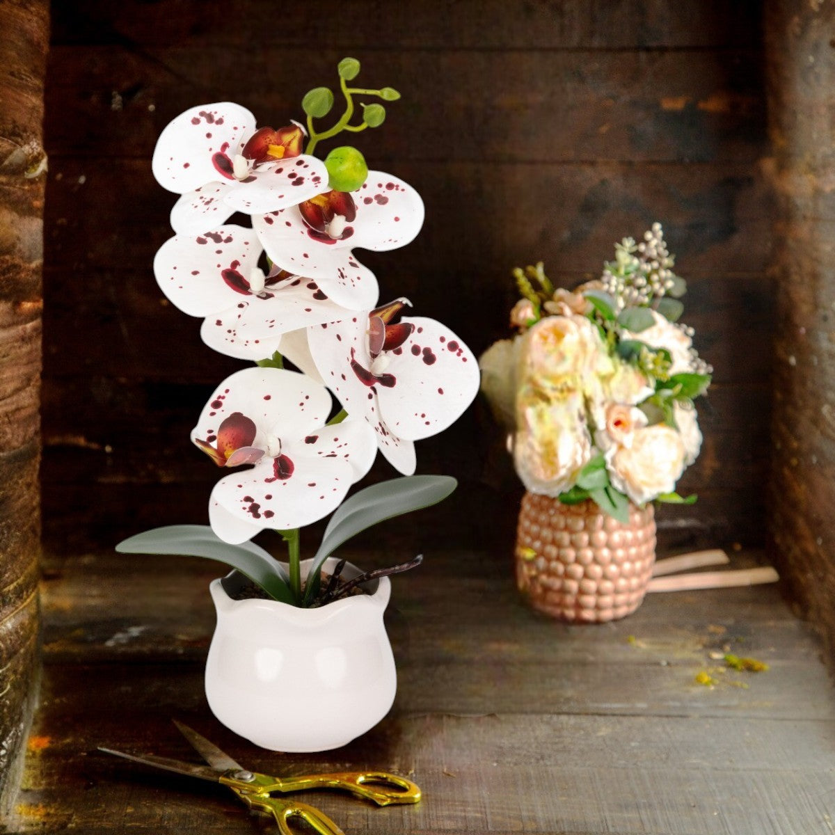 Orhidee cu aspect natural in ghiveci ceramic, 49 cm, Naimeed D6893, Alb-bordo